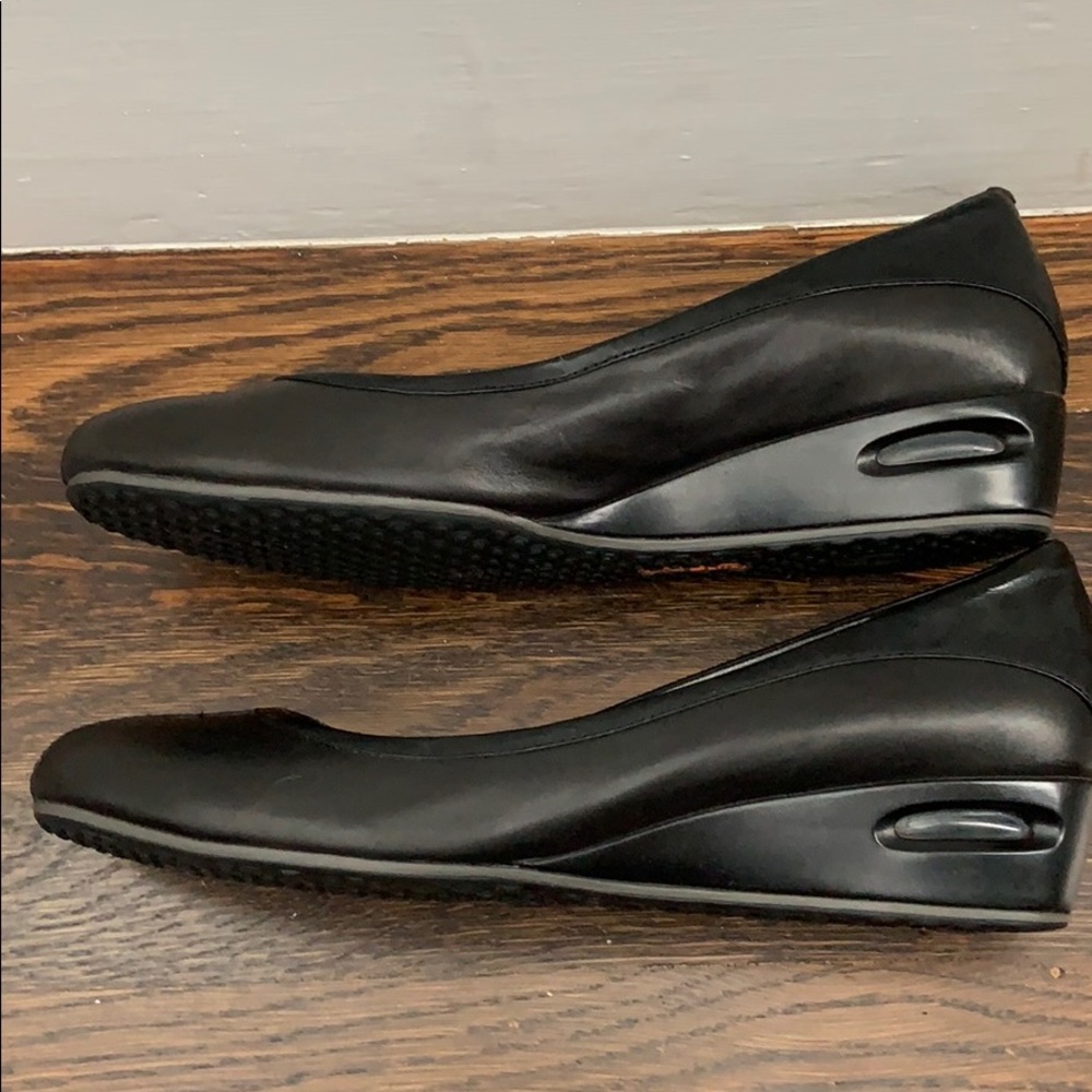 Cole Haan Nike Air Flats - size 9.5B